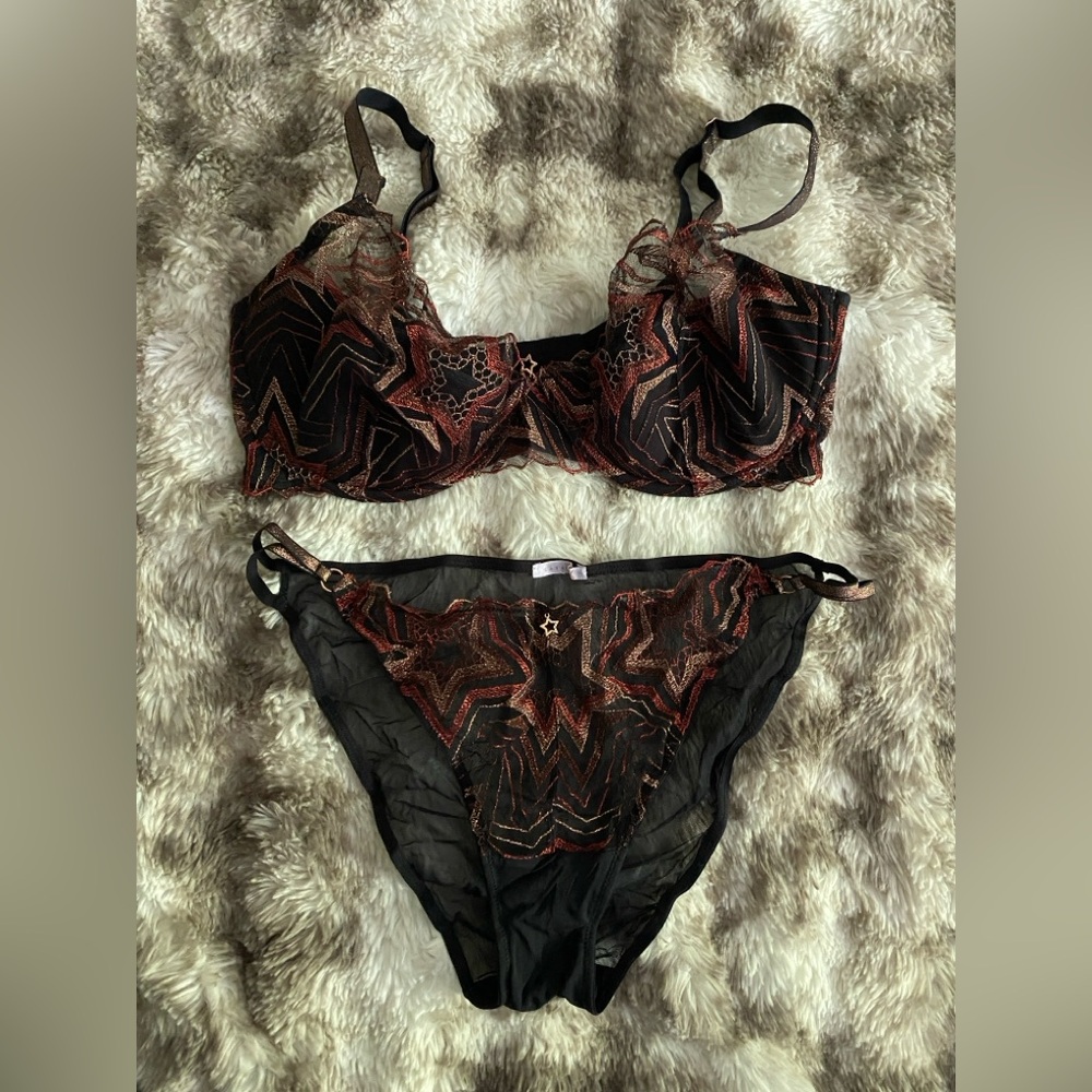 Savage X Fenty Lingerie Red Star Bra & Bikini Set